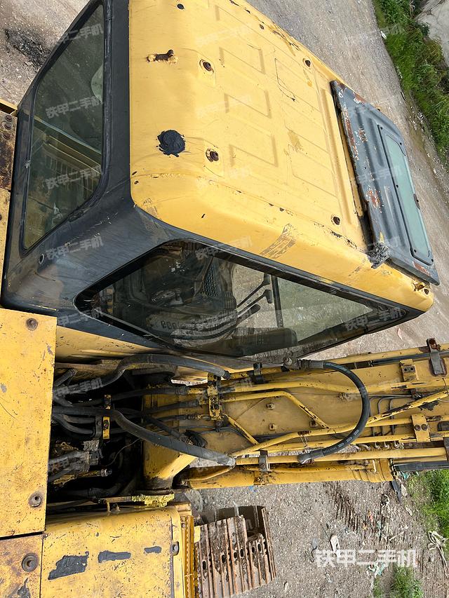 驾驶室顶部（整机外观）