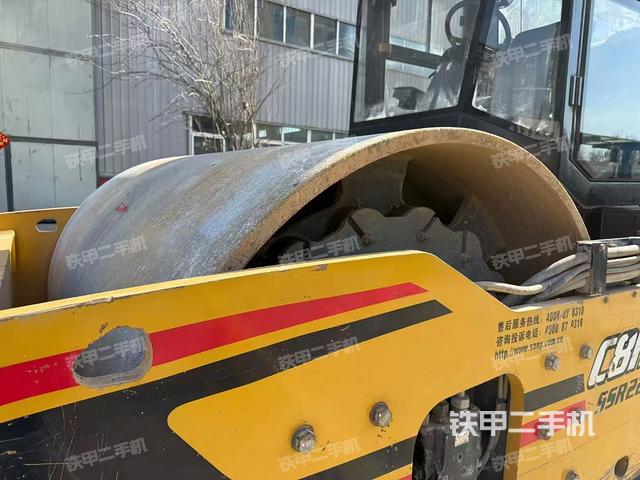 整機(jī)右側(cè)(設(shè)備外觀及核心部件) 整機(jī)右側(cè)(設(shè)備外觀及核心部件)