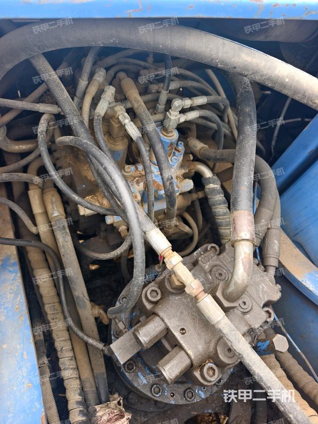 回轉(zhuǎn)馬達(dá)（上車部件）