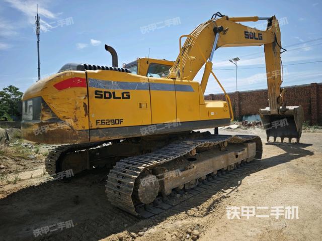 山东临工E6250F挖掘机的设备实拍-第2张实拍照片