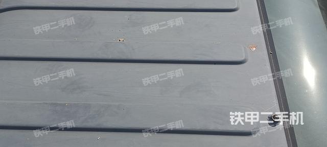 驾驶室顶部（整机外观）