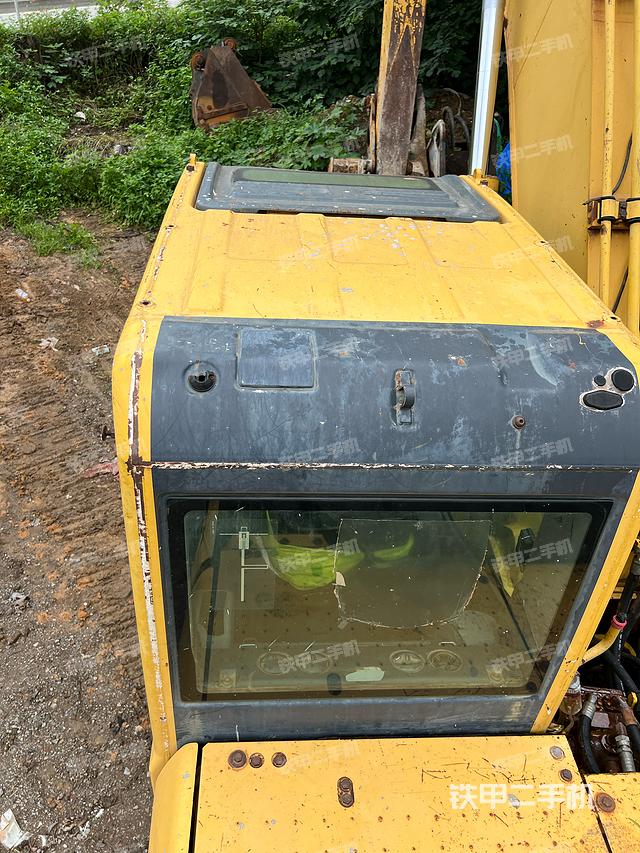 驾驶室顶部（整机外观）