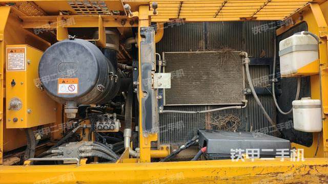 散熱器正面(大件艙室) 散熱器正面(大件艙室)