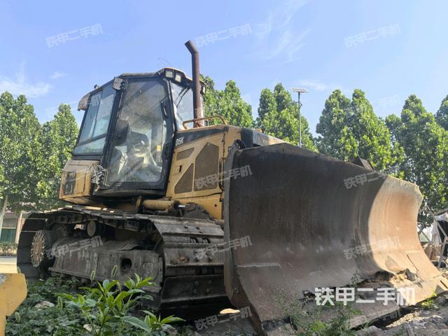 右后45°(推土機整車外觀) 右后45°(推土機整車外觀)
