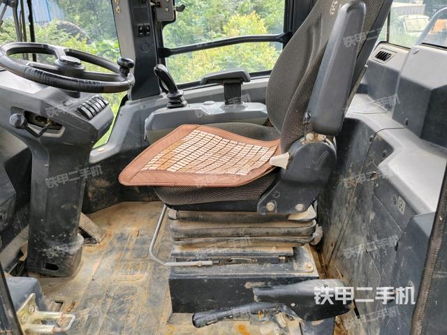駕駛室頂部 外(駕駛室部分) 駕駛室頂部 外(駕駛室部分)