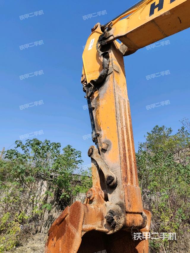 小臂整體左后(工作和回轉(zhuǎn)裝置) 小臂整體左后(工作和回轉(zhuǎn)裝置)