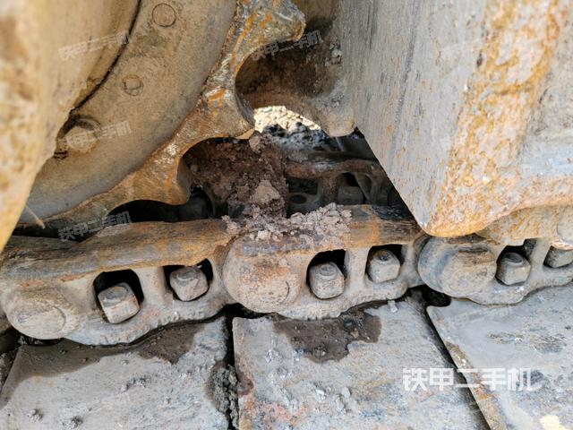 右侧履带整体(行走机构) 右侧履带整体(行走机构)