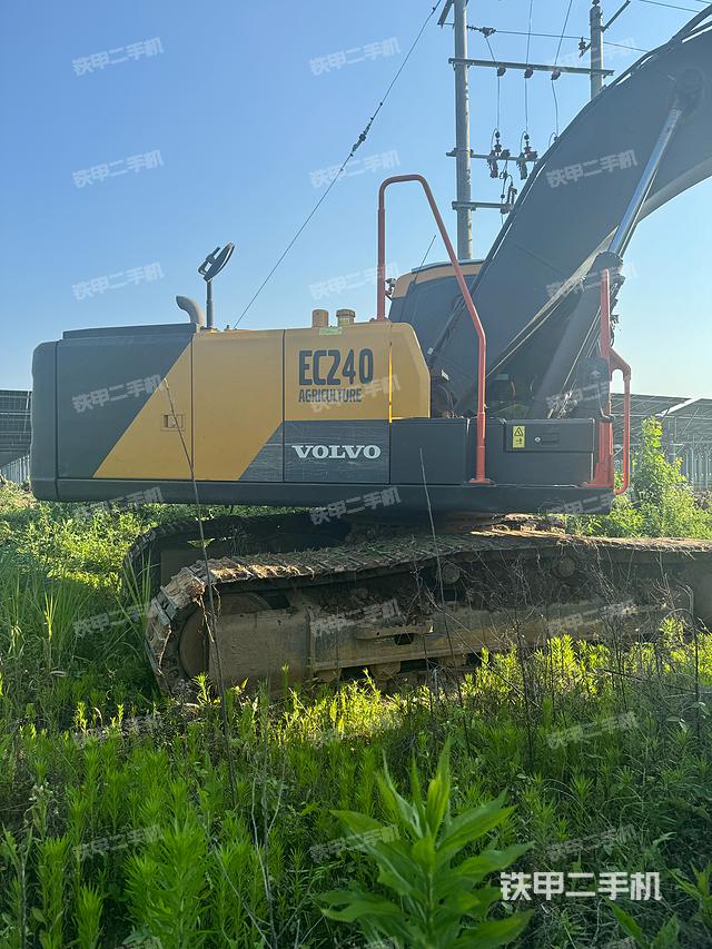 沃尔沃EC200EAG挖掘机的设备实拍-第2张实拍照片