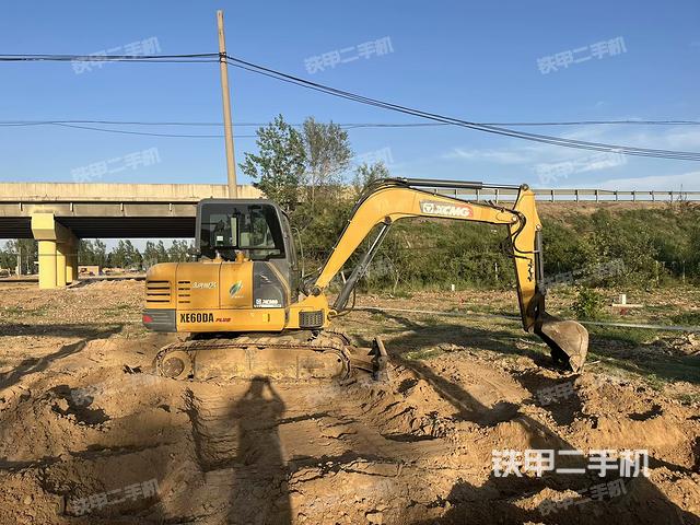 整機(jī)右后45°(整機(jī)外觀) 整機(jī)右后45°(整機(jī)外觀)