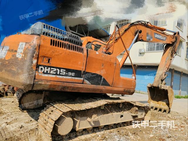 右后45(整机外观) 右后45(整机外观)