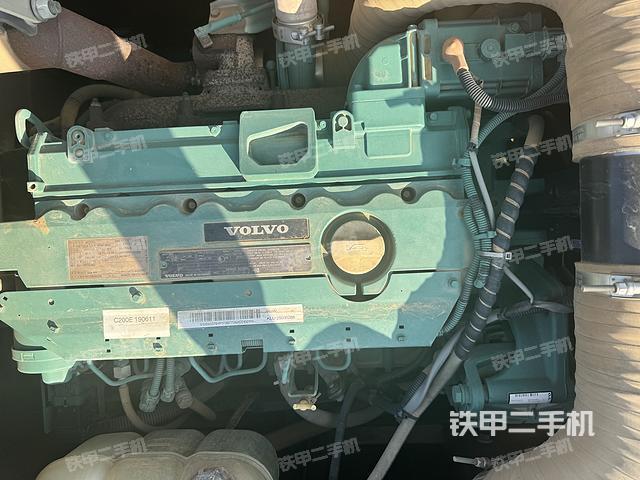 發(fā)動機(jī)整體俯視(整機(jī)外觀) 發(fā)動機(jī)整體俯視(整機(jī)外觀)