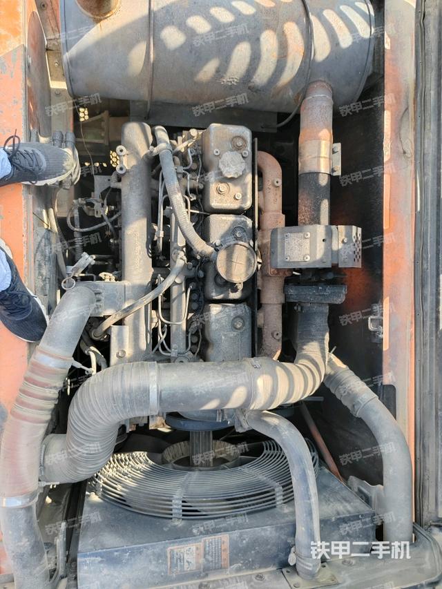 发动机室(上车部件) 发动机室(上车部件)