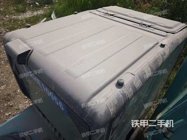 駕駛室頂部(整機外觀) 駕駛室頂部(整機外觀)