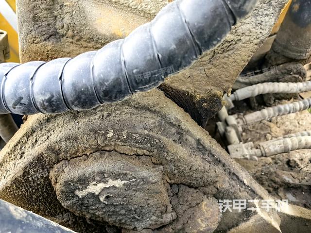 大臂根部?斜視(工作和回轉(zhuǎn)裝置) 大臂根部?斜視(工作和回轉(zhuǎn)裝置)