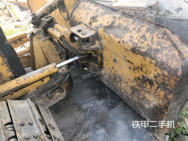 左驅(qū)動輪(推土機底盤及工作裝置) 左驅(qū)動輪(推土機底盤及工作裝置)