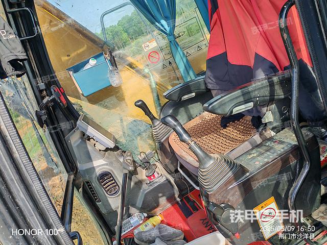 驾驶室整体（整机外观）