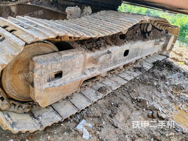 左导向轮(行走机构) 左导向轮(行走机构)