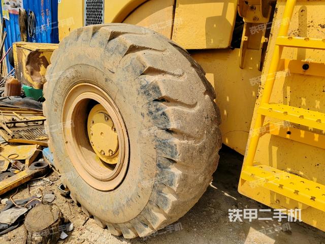 左后轮(行走机构) 左后轮(行走机构)