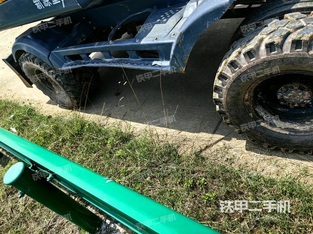 右側(cè)履帶整體?(行走機(jī)構(gòu)) 右側(cè)履帶整體?(行走機(jī)構(gòu))