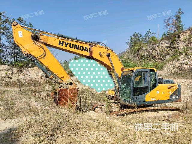 現(xiàn)代R225LVS挖掘機(jī)