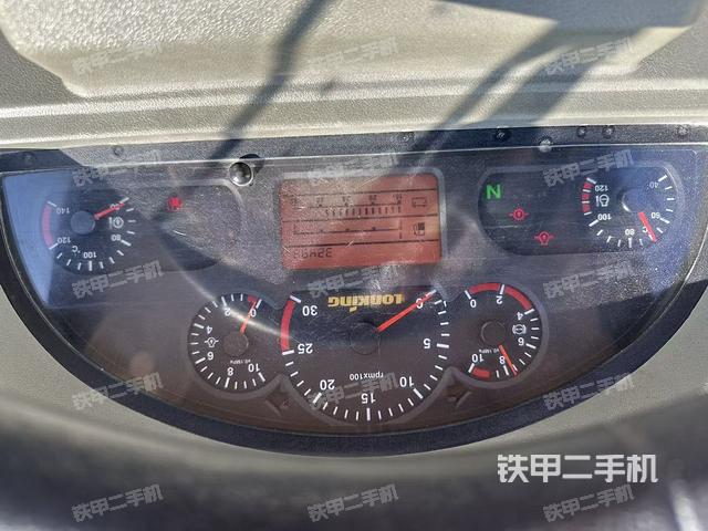 駕駛室操作臺(tái)(整機(jī)外觀及大件) 駕駛室操作臺(tái)(整機(jī)外觀及大件)