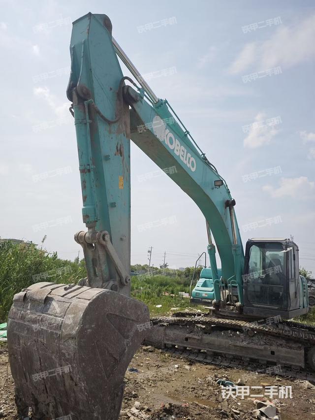 神鋼SK260LC-10挖掘機