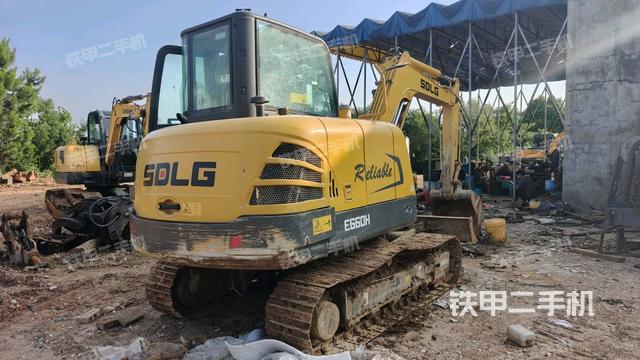 左后45(整機(jī)外觀) 左后45(整機(jī)外觀)