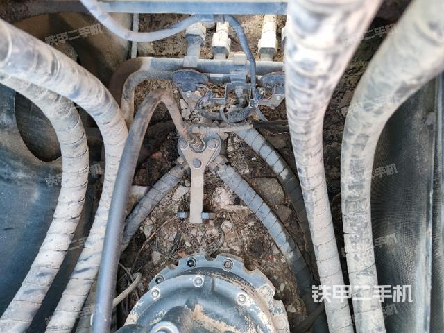 中央回轉接頭特寫(上車部件) 中央回轉接頭特寫(上車部件)