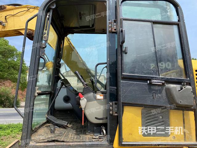 座椅右側控制臺/鑰匙門/油門/含右手柄（駕駛室部分）