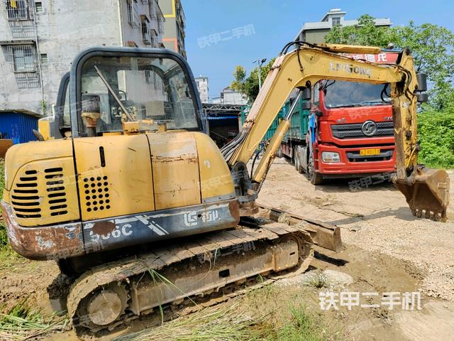 右后45(整機(jī)外觀) 右后45(整機(jī)外觀)