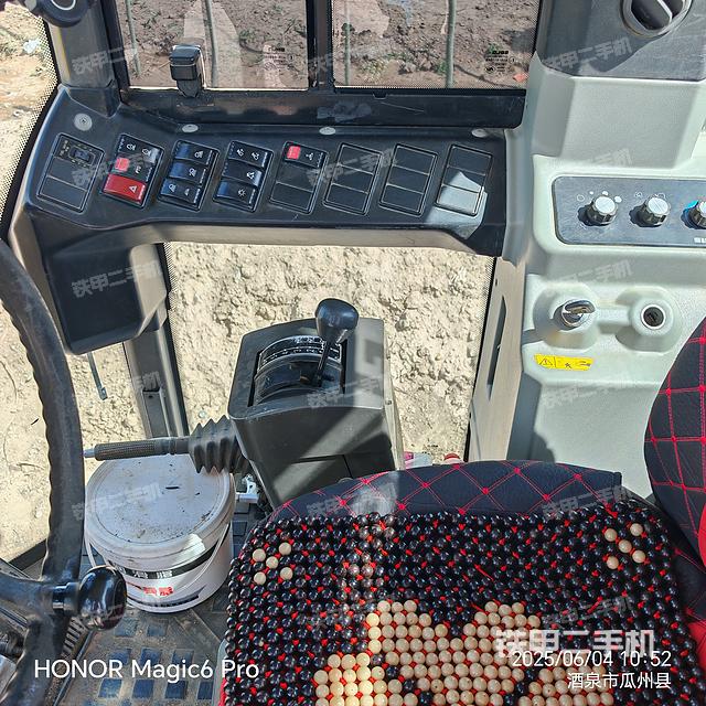 驾驶室操作台（设备外观及核心部件）