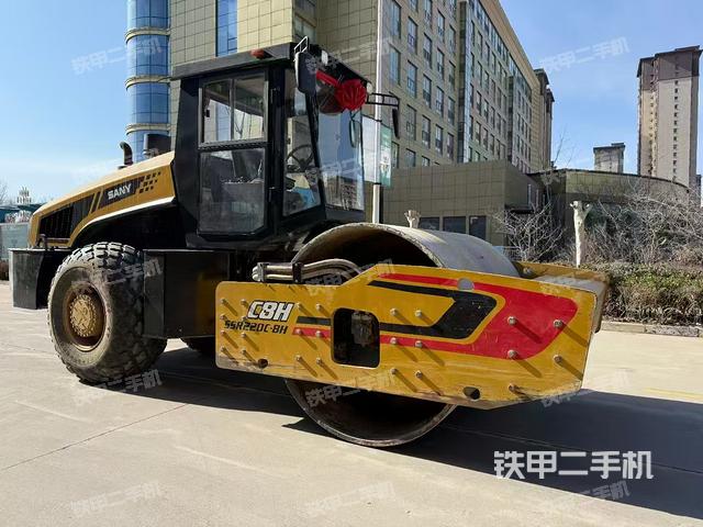 整機(jī)右后45°(設(shè)備外觀及核心部件) 整機(jī)右后45°(設(shè)備外觀及核心部件)