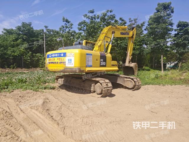 整機(jī)右后45°(整機(jī)外觀) 整機(jī)右后45°(整機(jī)外觀)