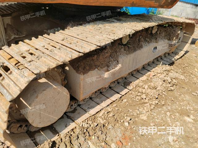 左侧履带整体 (行走机构) 左侧履带整体 (行走机构)