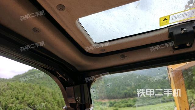 座椅后部(駕駛室部分) 座椅后部(駕駛室部分)