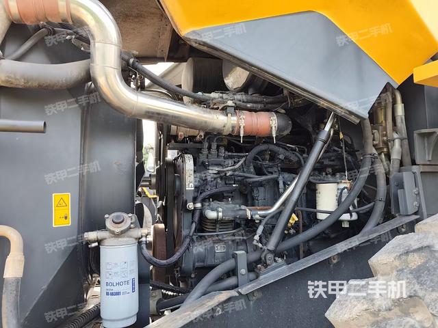 散熱器正面(動力系統(tǒng)) 散熱器正面(動力系統(tǒng))
