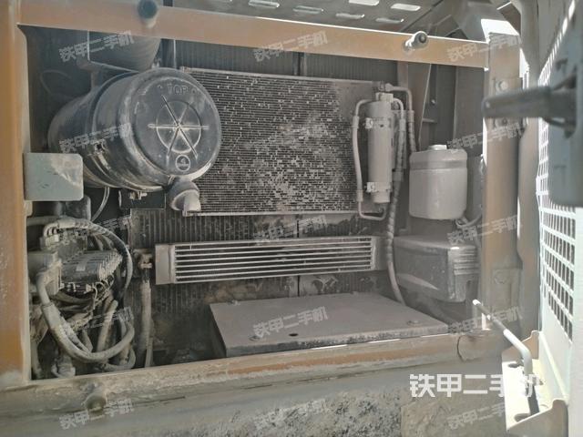 散熱器正面(大件艙室) 散熱器正面(大件艙室)