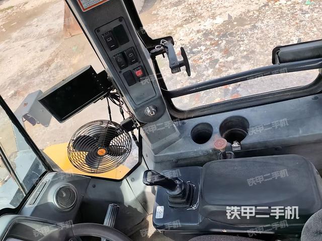 小時表里程數(shù)(駕駛室部分) 小時表里程數(shù)(駕駛室部分)