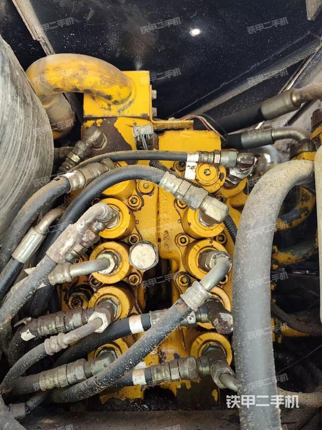 中央回轉(zhuǎn)接頭特寫(上車部件) 中央回轉(zhuǎn)接頭特寫(上車部件)