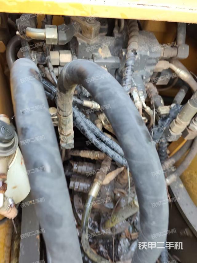 发动机室(上车部件) 发动机室(上车部件)