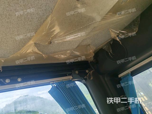 左后方玻璃角標(biāo)(駕駛室部分) 左后方玻璃角標(biāo)(駕駛室部分)