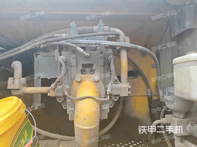 液壓泵斜45?右(大件艙室) 液壓泵斜45?右(大件艙室)