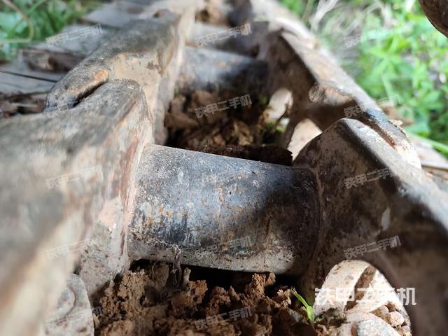 右侧行走马达盖板(行走机构) 右侧行走马达盖板(行走机构)