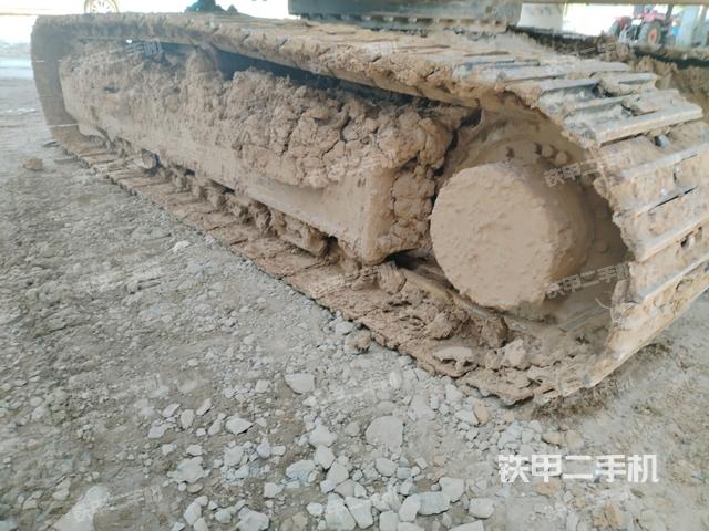 右側(cè)履帶整體(行走機(jī)構(gòu)) 右側(cè)履帶整體(行走機(jī)構(gòu))