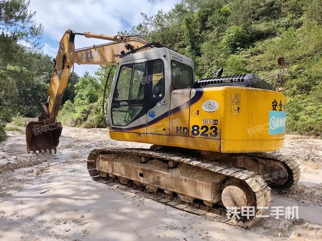 加藤HD823MRIII挖掘機