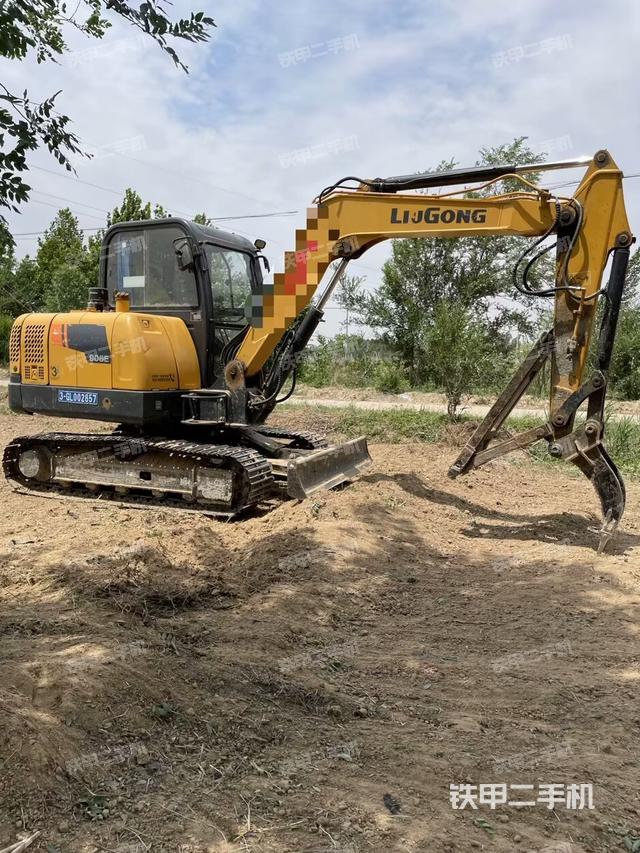 整機(jī)右后45°(整機(jī)外觀) 整機(jī)右后45°(整機(jī)外觀)