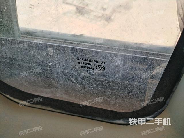 后窗玻璃角标(驾驶室部分) 后窗玻璃角标(驾驶室部分)