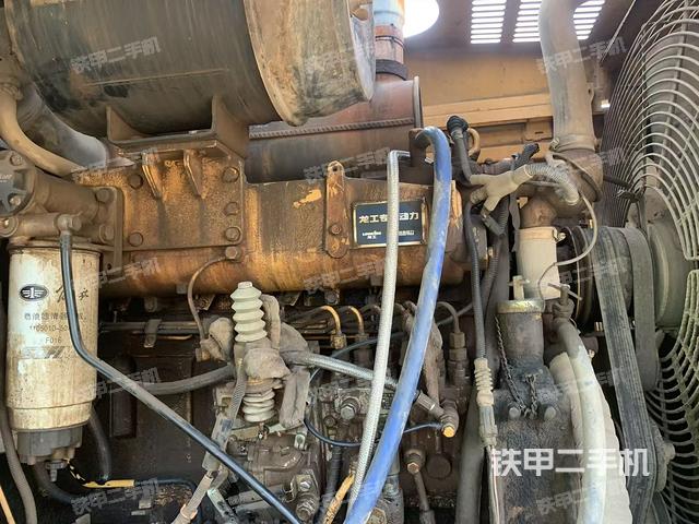 發(fā)動機(jī)左側(cè)(整機(jī)外觀及大件) 發(fā)動機(jī)左側(cè)(整機(jī)外觀及大件)