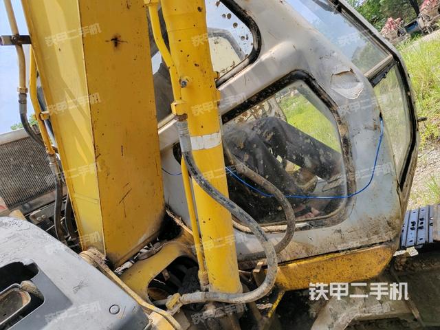 小臂整體右前(工作和回轉裝置) 小臂整體右前(工作和回轉裝置)