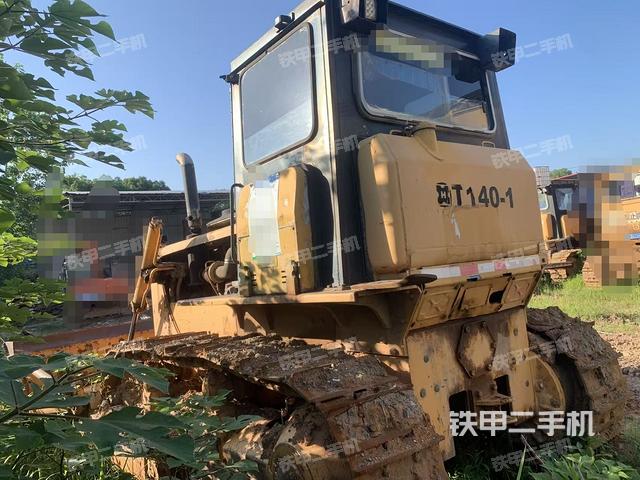 整機(jī)右側(cè)(設(shè)備外觀及核心部件) 整機(jī)右側(cè)(設(shè)備外觀及核心部件)